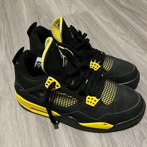 Jordan 4 Thunder